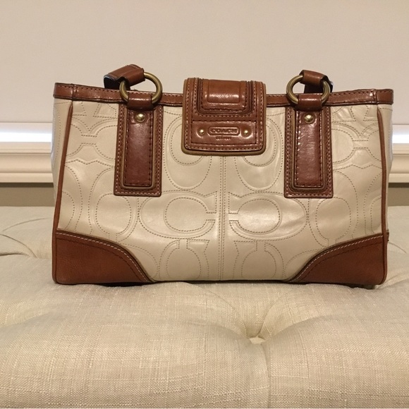 Genuine Vintage Coach Hampton Embossed Leather Satchel - Cream with Pecan Trim - Picture 4 of 13